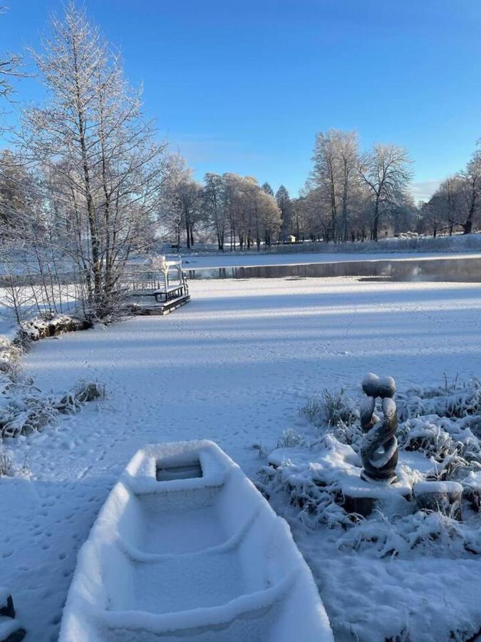 Romantic Spa Villa With Fireplace By The Lake Stjarnsund Экстерьер фото