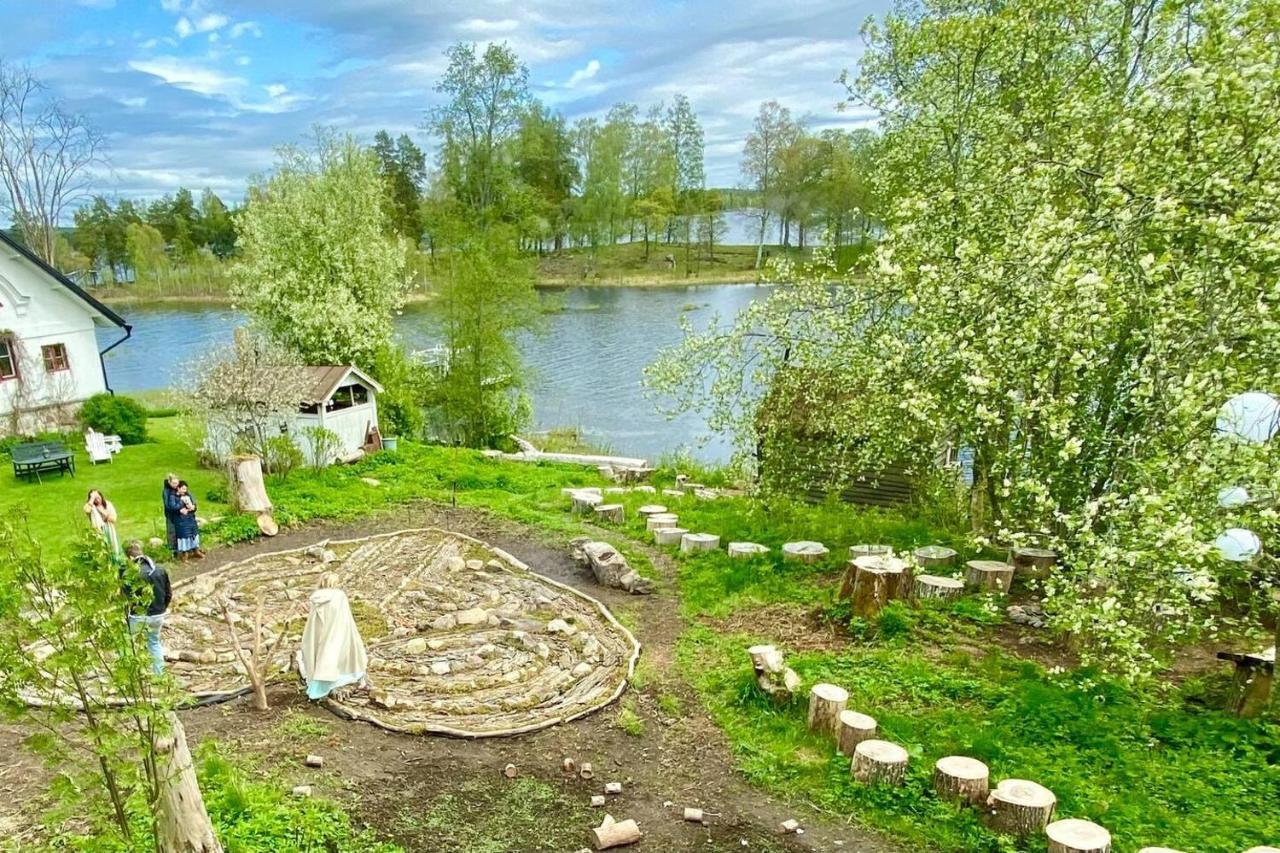Romantic Spa Villa With Fireplace By The Lake Stjarnsund Экстерьер фото
